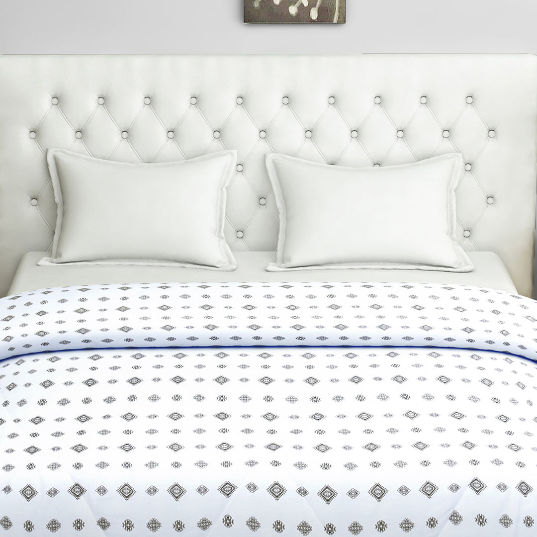 :
"black and white bedding, cotton satin sheets, ethnic motif comforter, geometric bedspread, luxury bedding set, monochrome bedroom, elegant bed linen, 250 thread count cotton, high-quality satin bedding, contemporary bedroom design, sophisticated duvet cover, chic patterned bedding, modern decor bed set, black and white bedroom aesthetic."