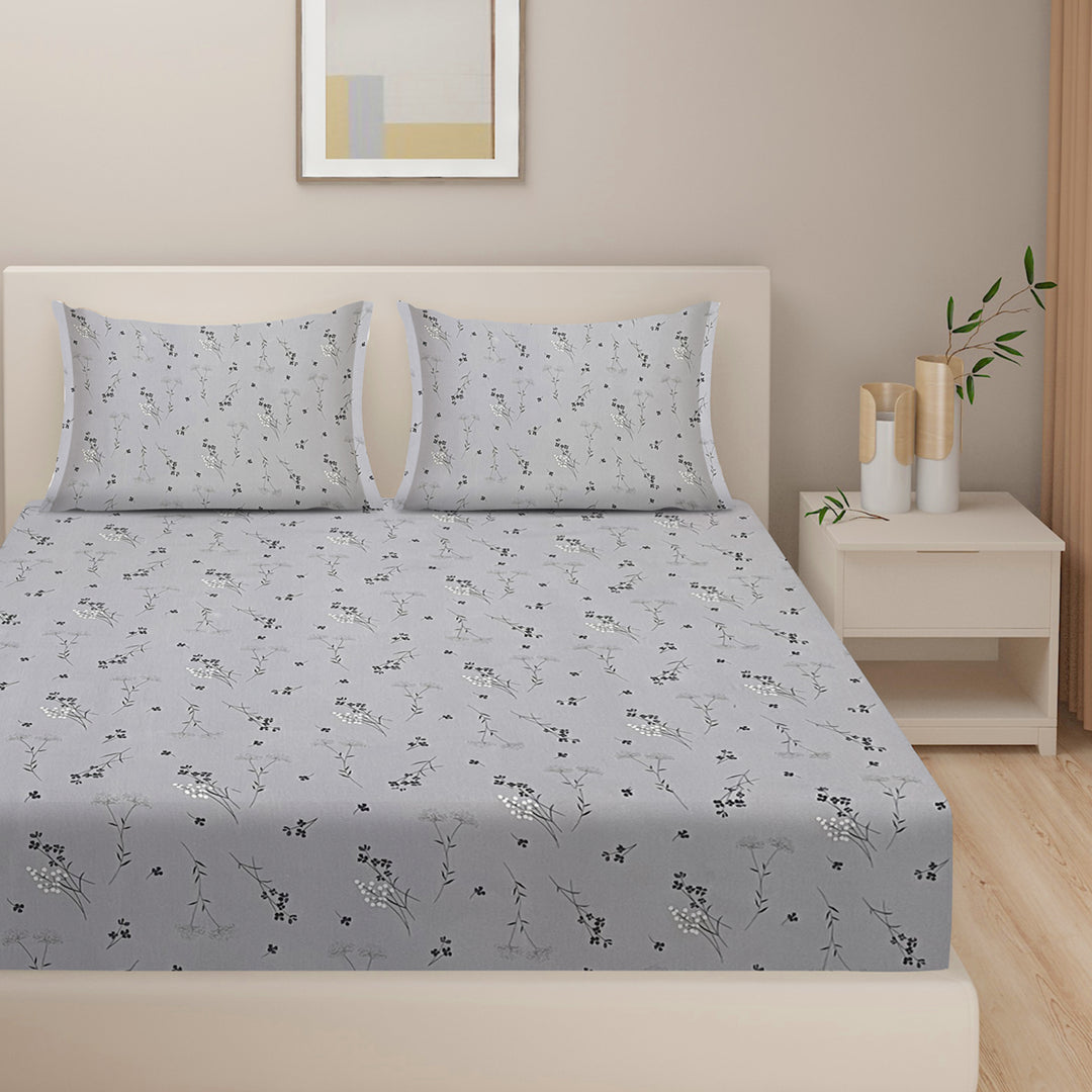 Tranquil blue floral bedding
Luxurious cotton satin sheets
Nature-inspired bedspread design
All-season comfort bedding
Hypoallergenic luxury bed linens
Serene bedroom decor inspiration