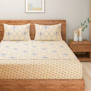 Peach paisley bedsheet, Roto cotton bedding set, Elegant European pattern, 144 thread count luxury, Traditional paisley print bed linen, Soft color bedsheet set, Delicate design cotton sheets, Comfortable elegant bedding, Roto fabric bedsheets, and Classic paisley bedspread offer a touch of timeless elegance to your bedroom decor. 