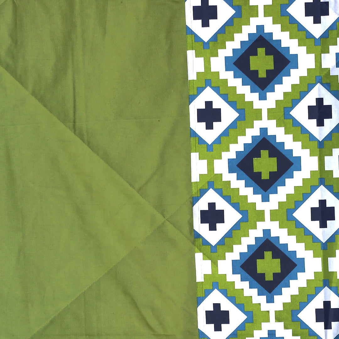 Symmetry in Spring - 200TC Vibrant Green Cotton AC Comforter