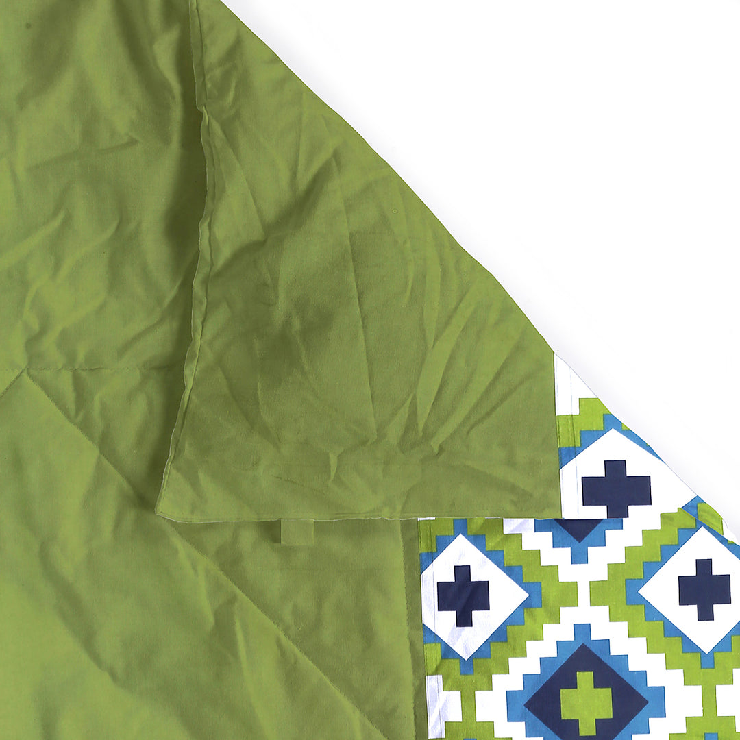 Symmetry in Spring - 200TC Vibrant Green Cotton AC Comforter